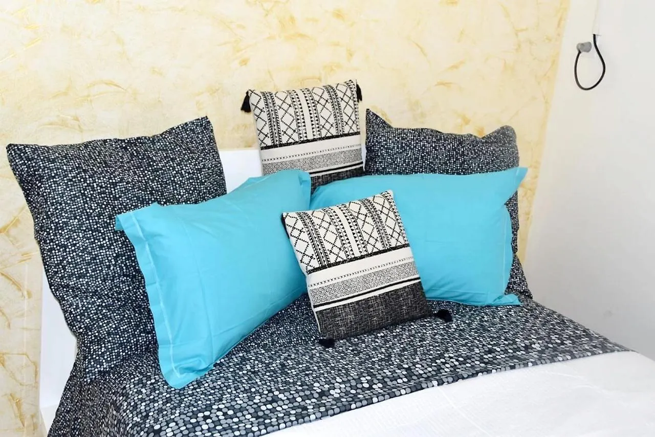 Studio Elegant A Baie Mahault De 19 M² Avec Balcon Et Parking Apartment  Baie-Mahault