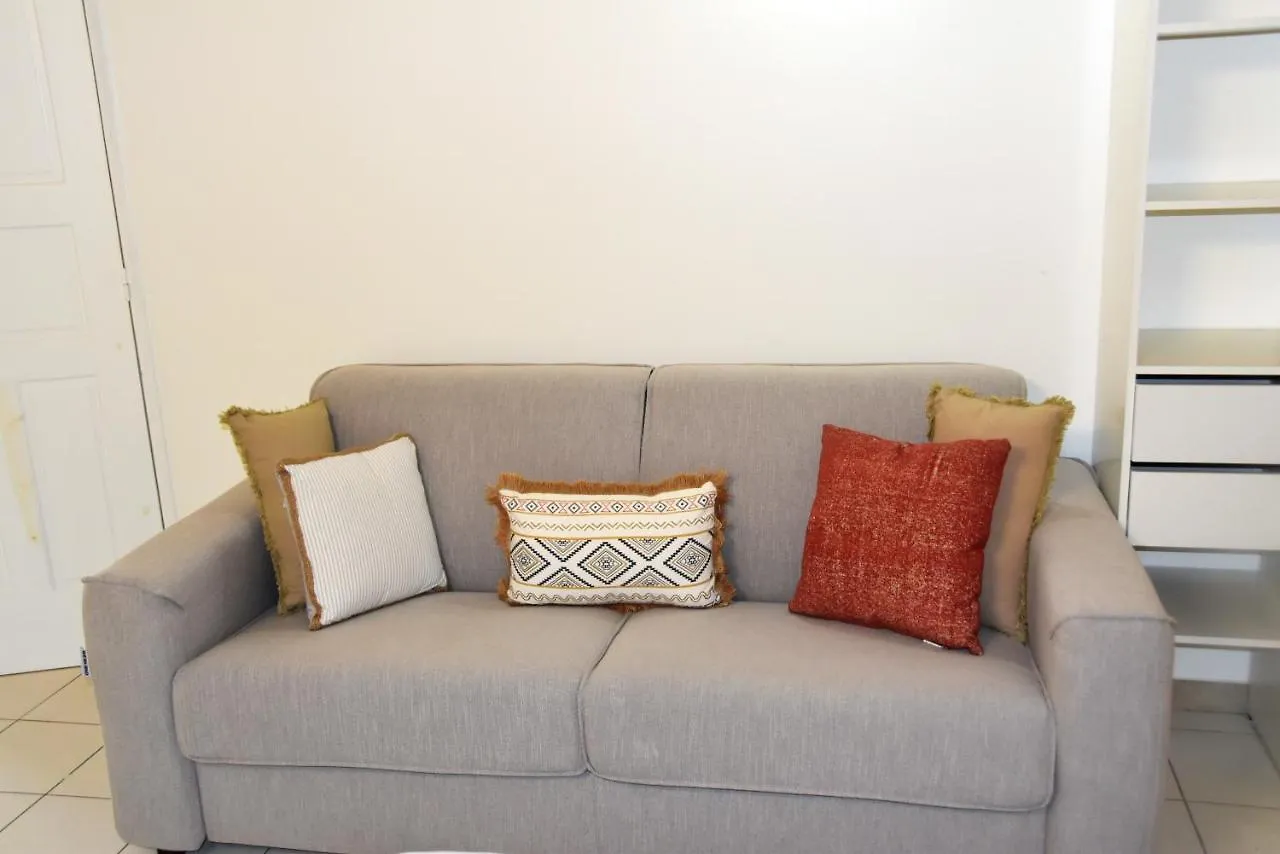 Studio Elegant A Baie Mahault De 19 M² Avec Balcon Et Parking Apartment Guadeloupe